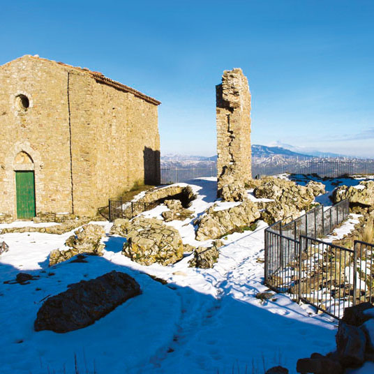 Cappella Palatina e ruderi Castello dei Ventimiglia 2 copia quadra